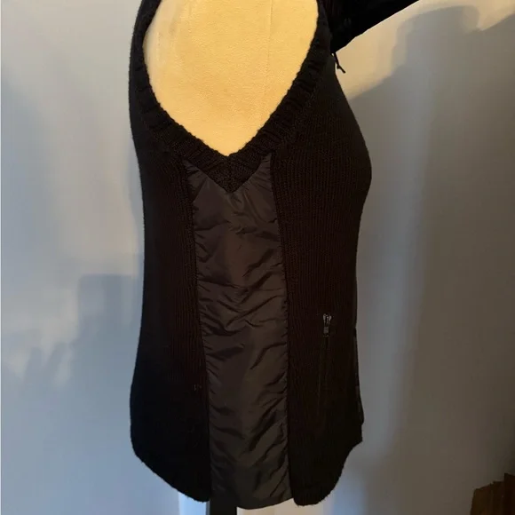 Eileen Fisher asymmetrical sleeveless sweater vest. Merino wool. Trim 💯 nylon - Picture 7 of 12